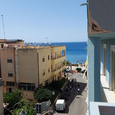 צ'פאלו Casa Floridea -Mediterranea Sicilia Apt מראה חיצוני תמונה