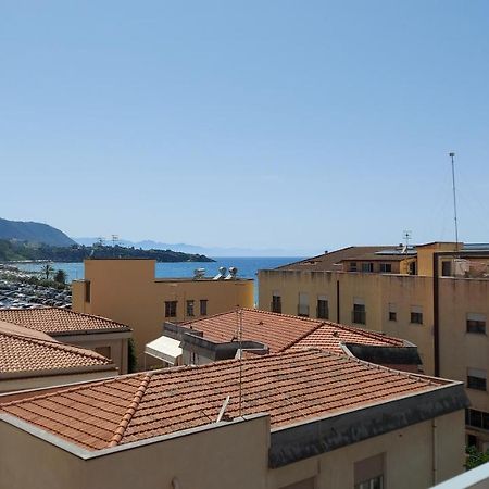 צ'פאלו Casa Floridea -Mediterranea Sicilia Apt מראה חיצוני תמונה