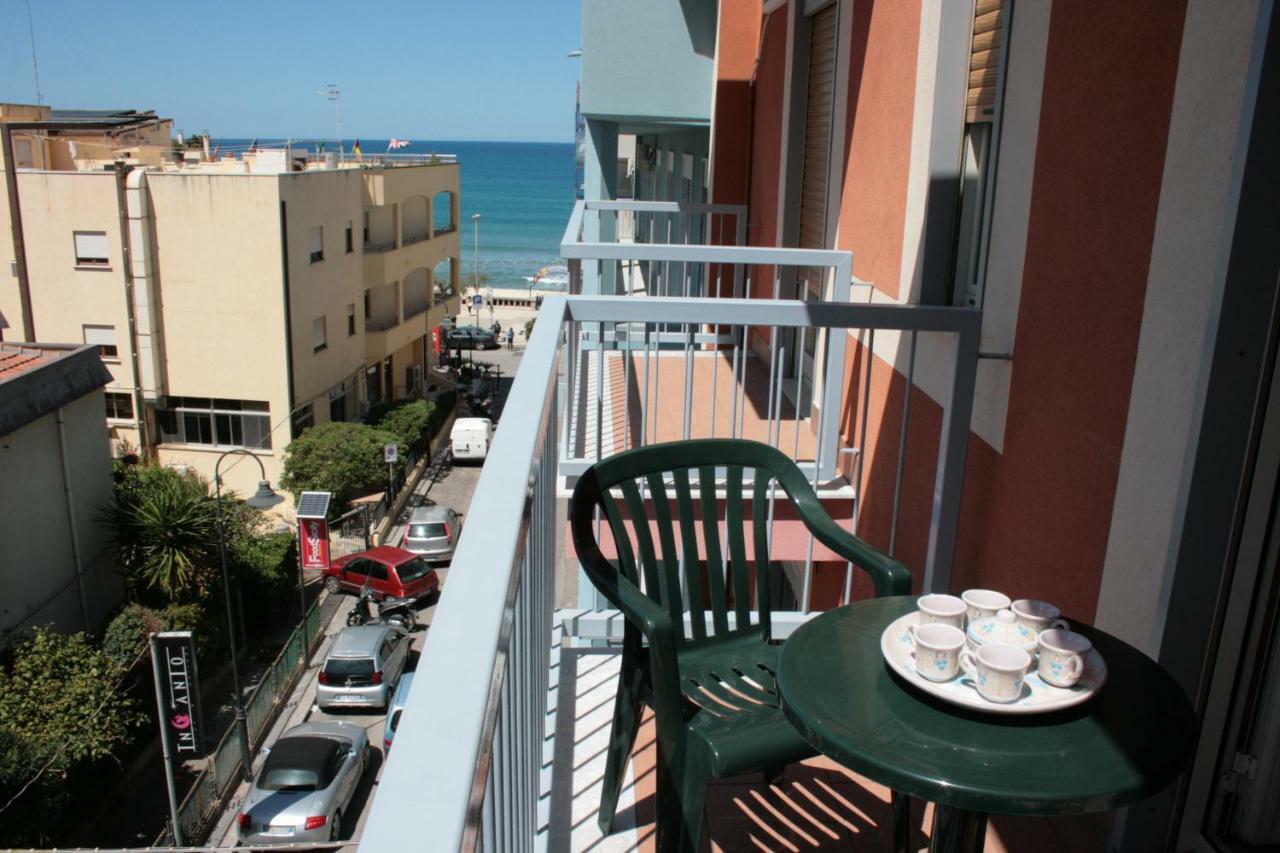 צ'פאלו Casa Floridea -Mediterranea Sicilia Apt מראה חיצוני תמונה